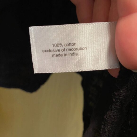 Share 100% Cotton Women's 16 Black and Embroidered Blouse Puff Sleeve Peasant - Picture 3 of 4